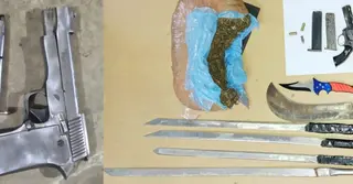 নারায়ণগঞ্জে পিস্তল-দেশিয় অস্ত্রসহ মাদক উদ্ধার